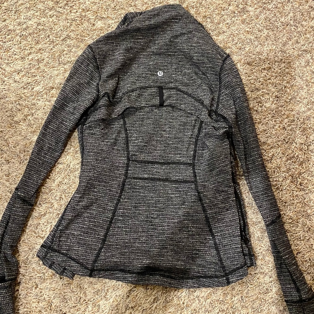Lululemon zip up Jacket size 6